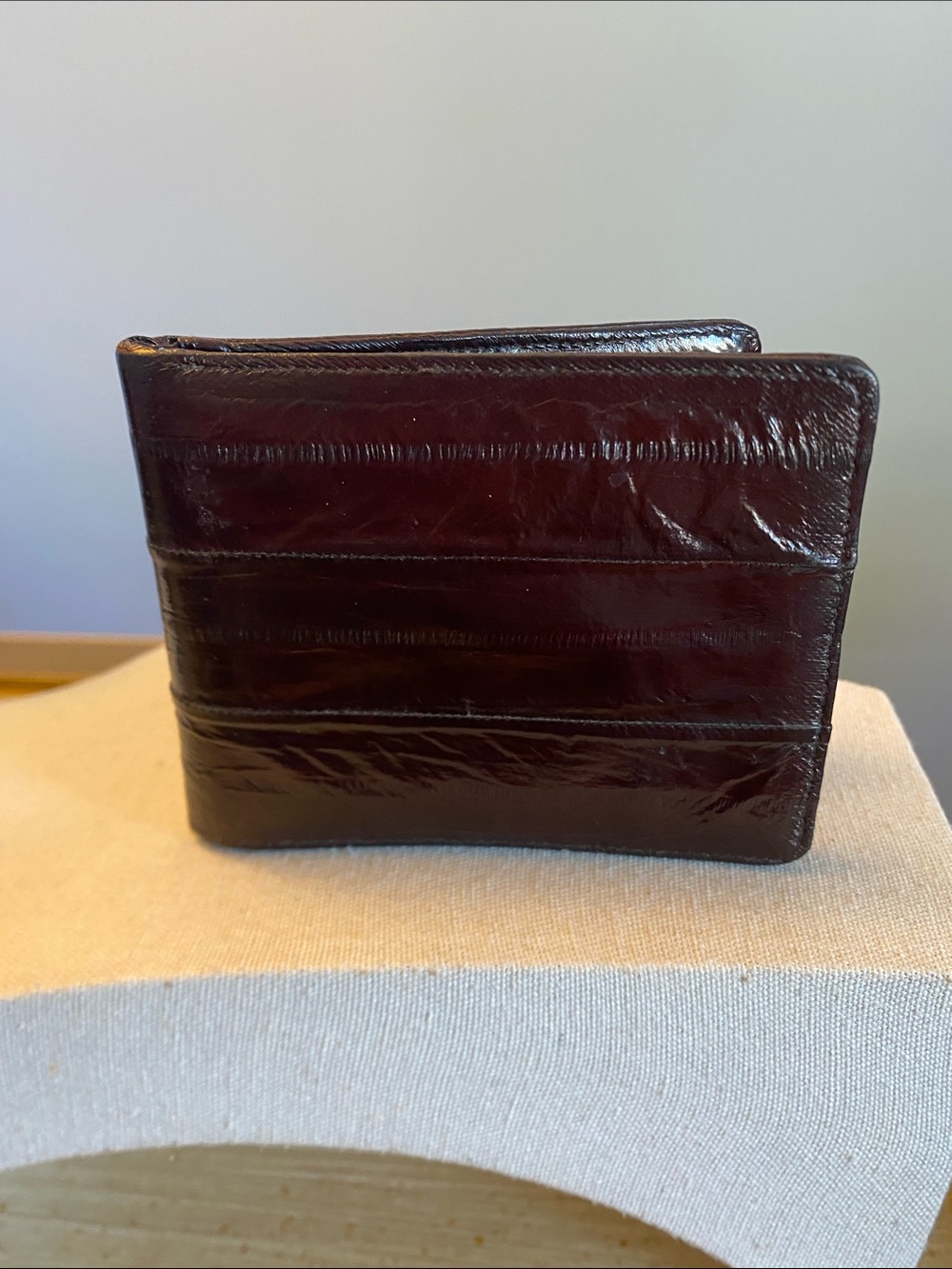 Lee Sands Genuine Eel Skin Bifold Wallet Burgundy Brown New Unused
